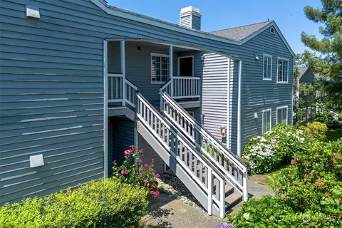 17122 44th Ave W #D201, Lynnwood, WA 98037