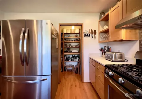Kitchen - 323 Towne, Sequim, WA 98382 photo 3 of 4