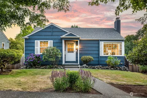 5427 48th Ave SW, Seattle, WA 98136