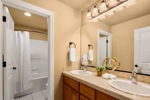 Bath - 10323 NE 194th St, Bothell, WA 98011 photo 4 of 4