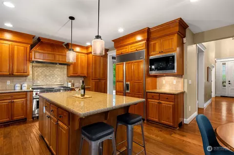 Kitchen - 10323 NE 194th St, Bothell, WA 98011 photo 2 of 4