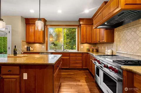 Kitchen - 10323 NE 194th St, Bothell, WA 98011 photo 3 of 4