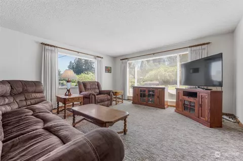 Living - 111 74th St SE, Everett, WA 98203 photo 3 of 7