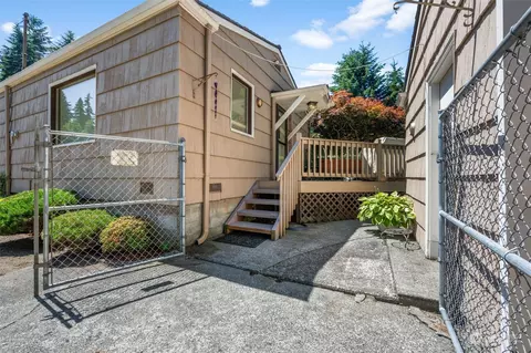 Exterior - 111 74th St SE, Everett, WA 98203 photo 6 of 6