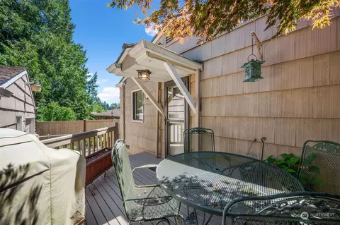 Exterior - 111 74th St SE, Everett, WA 98203 photo 5 of 6