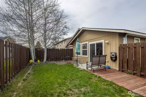 Exterior - 328 Pacific Loop, Kittitas, WA 98934 photo 4 of 5