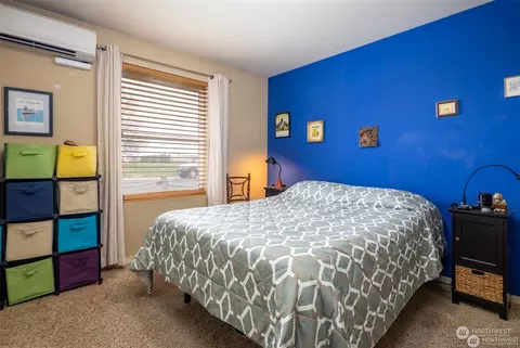 Bedroom - 328 Pacific Loop, Kittitas, WA 98934 photo 2 of 3