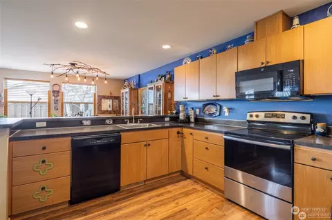 Kitchen - 328 Pacific Loop, Kittitas, WA 98934 photo 3 of 3