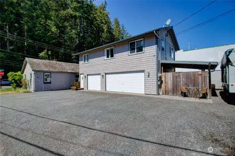 944 S 3rd St, La Conner, WA 98257