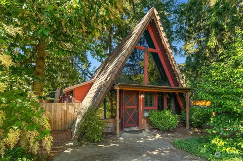 8303 123rd St E, Puyallup, WA 98373