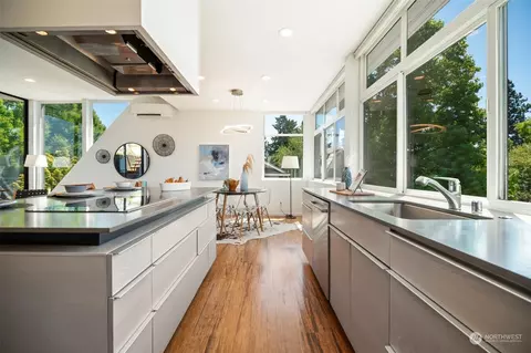 4322 Eastern Ave N, Seattle, WA 98103 photo 13