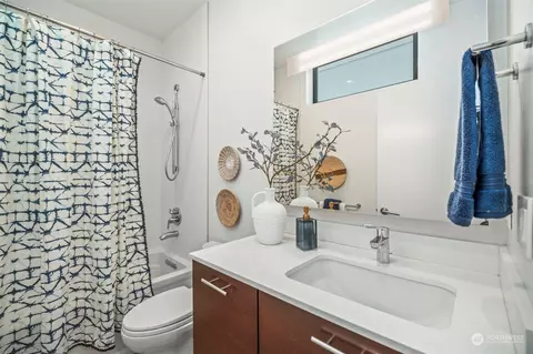 4322 Eastern Ave N, Seattle, WA 98103 photo 24
