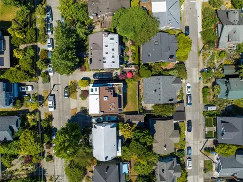 4322 Eastern Ave N, Seattle, WA 98103 photo 2