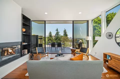 4322 Eastern Ave N, Seattle, WA 98103 photo 6
