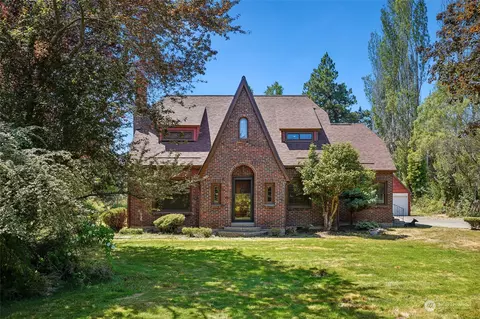 11516 Vickery Ave E, Tacoma, WA 98446