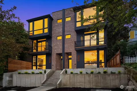 2626 Franklin Ave E #B, Seattle, WA 98102