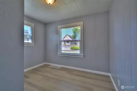 1113 E Marine View Dr, Everett, WA 98201 photo 7