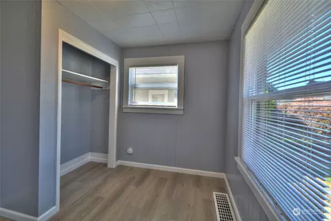 1113 E Marine View Dr, Everett, WA 98201 photo 8