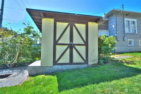 1113 E Marine View Dr, Everett, WA 98201 photo 24