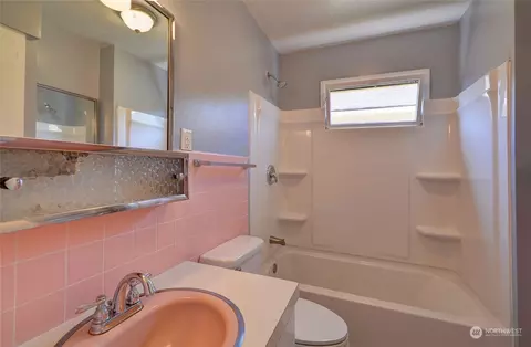 1113 E Marine View Dr, Everett, WA 98201 photo 12