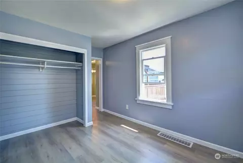1113 E Marine View Dr, Everett, WA 98201 photo 9