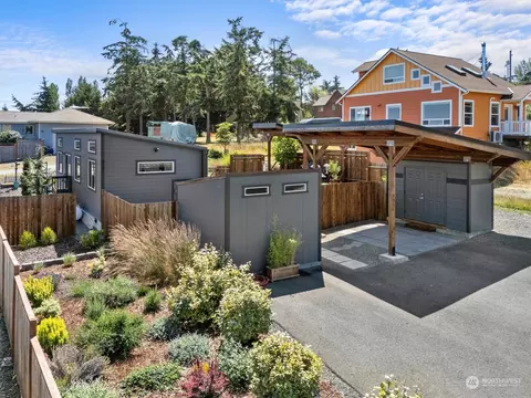 837 Dorothy Ln, Port Townsend, WA 98368