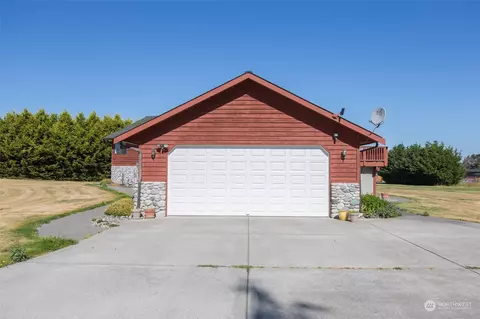 Exterior - 70 Sunset View Ln, Sequim, WA 98382 photo 3 of 10
