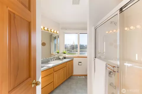 Bath - 70 Sunset View Ln, Sequim, WA 98382 photo 1 of 3
