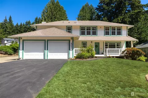 4052 NW Newport Ct, Bremerton, WA 98312