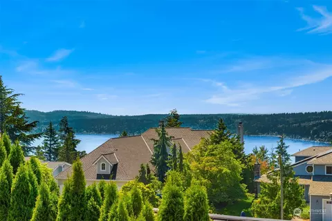 20910 NE 17th St, Sammamish, WA 98074
