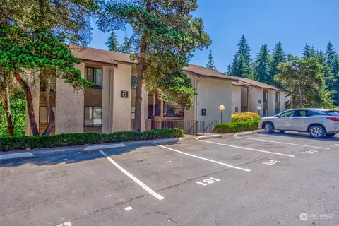 10508 NE 32nd Pl #G202, Bellevue, WA 98004