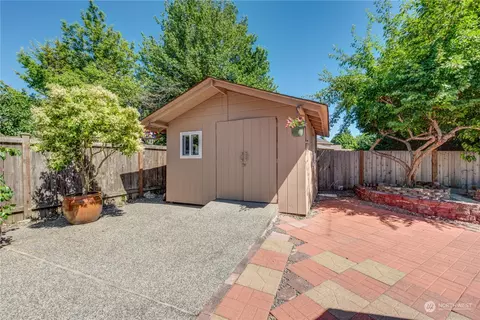 Exterior - 14515 49th Dr SE, Everett, WA 98208 photo 8 of 11