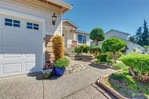Exterior - 14515 49th Dr SE, Everett, WA 98208 photo 3 of 11