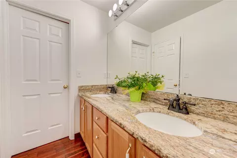 Bath - 14515 49th Dr SE, Everett, WA 98208 photo 1 of 2
