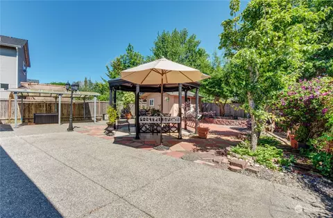 Exterior - 14515 49th Dr SE, Everett, WA 98208 photo 5 of 11