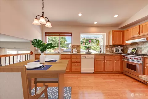 Kitchen - 14515 49th Dr SE, Everett, WA 98208 photo 3 of 3
