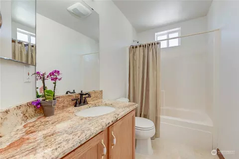Bath - 14515 49th Dr SE, Everett, WA 98208 photo 2 of 2