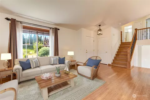 Living - 14515 49th Dr SE, Everett, WA 98208 photo 3 of 6