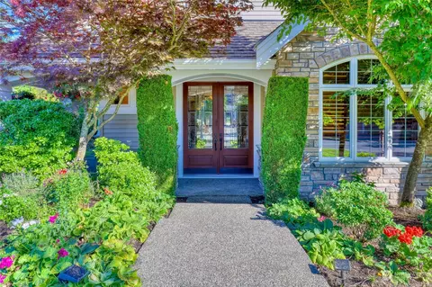 2895 NE Daphne St, Issaquah, WA 98029