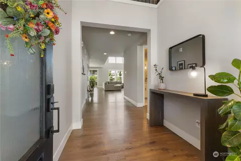 Entry Way - 2764 Terry Ct, Enumclaw, WA 98022 photo 1 of 6