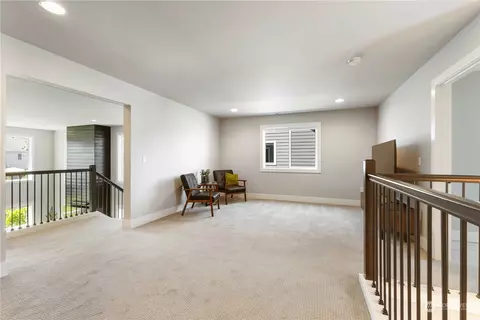 Entry Way - 2764 Terry Ct, Enumclaw, WA 98022 photo 5 of 6