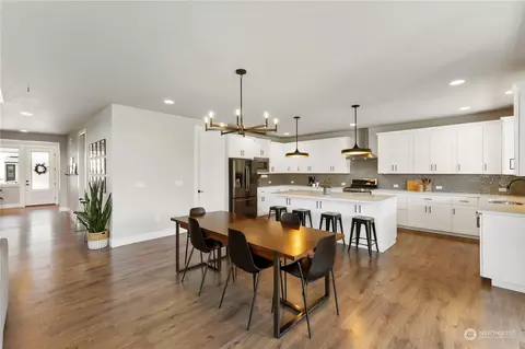 Dining - 2764 Terry Ct, Enumclaw, WA 98022 photo 1 of 2