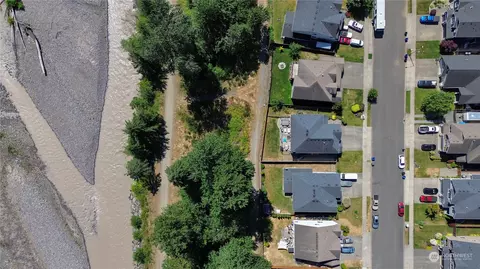 View/Area - 1208 Daffodil Ave NE, Orting, WA 98360 photo 2 of 2