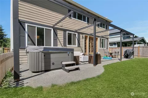Exterior - 1208 Daffodil Ave NE, Orting, WA 98360 photo 5 of 7