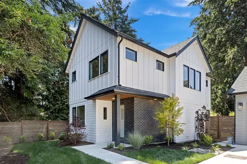 13045 NE 113th St, Kirkland, WA 98033