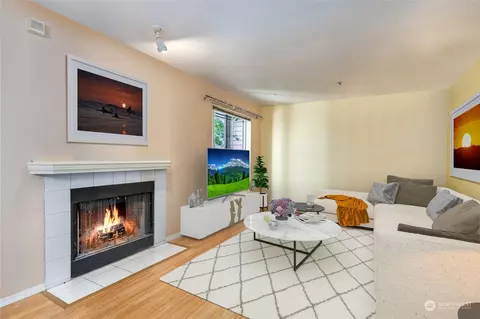 Living - 9727 18th Ave W #B104, Everett, WA 98204 photo 2 of 2