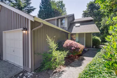 8518 139th Ave NE, Redmond, WA 98052