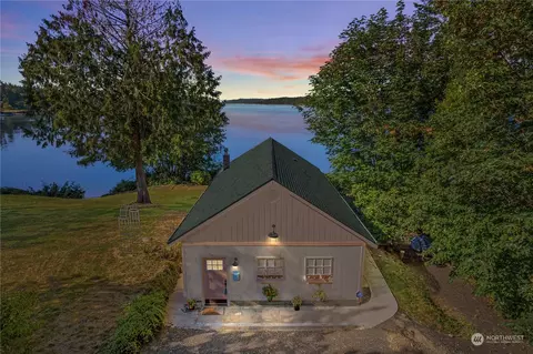 407 E Benson Loop Rd, Shelton, WA 98584