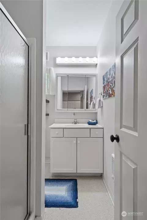 Bath - 407 E Benson Loop Rd, Shelton, WA 98584 photo 1 of 1