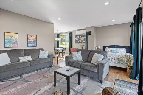 Living - 407 E Benson Loop Rd, Shelton, WA 98584 photo 2 of 7